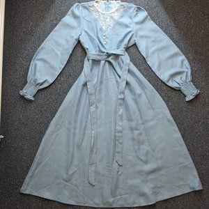 Royal princess modest blue elegant retro vintage dress with long bell sleeves